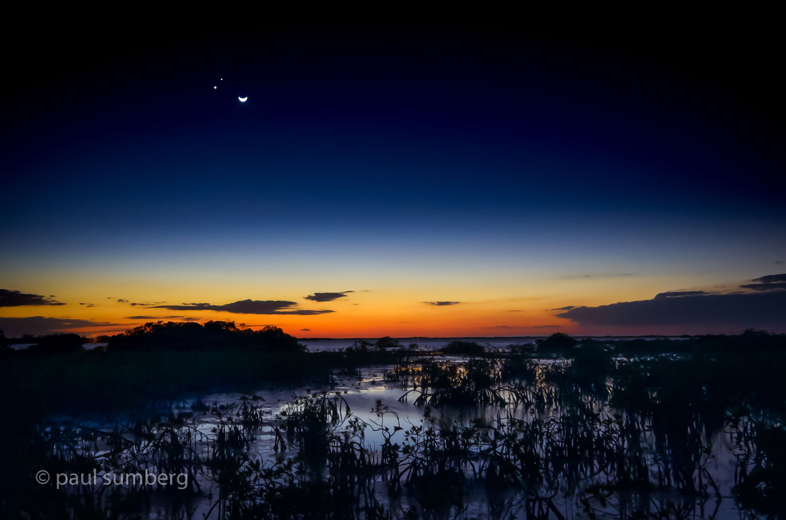 Settings: 14mm, f/10, 6 sec, ISO800