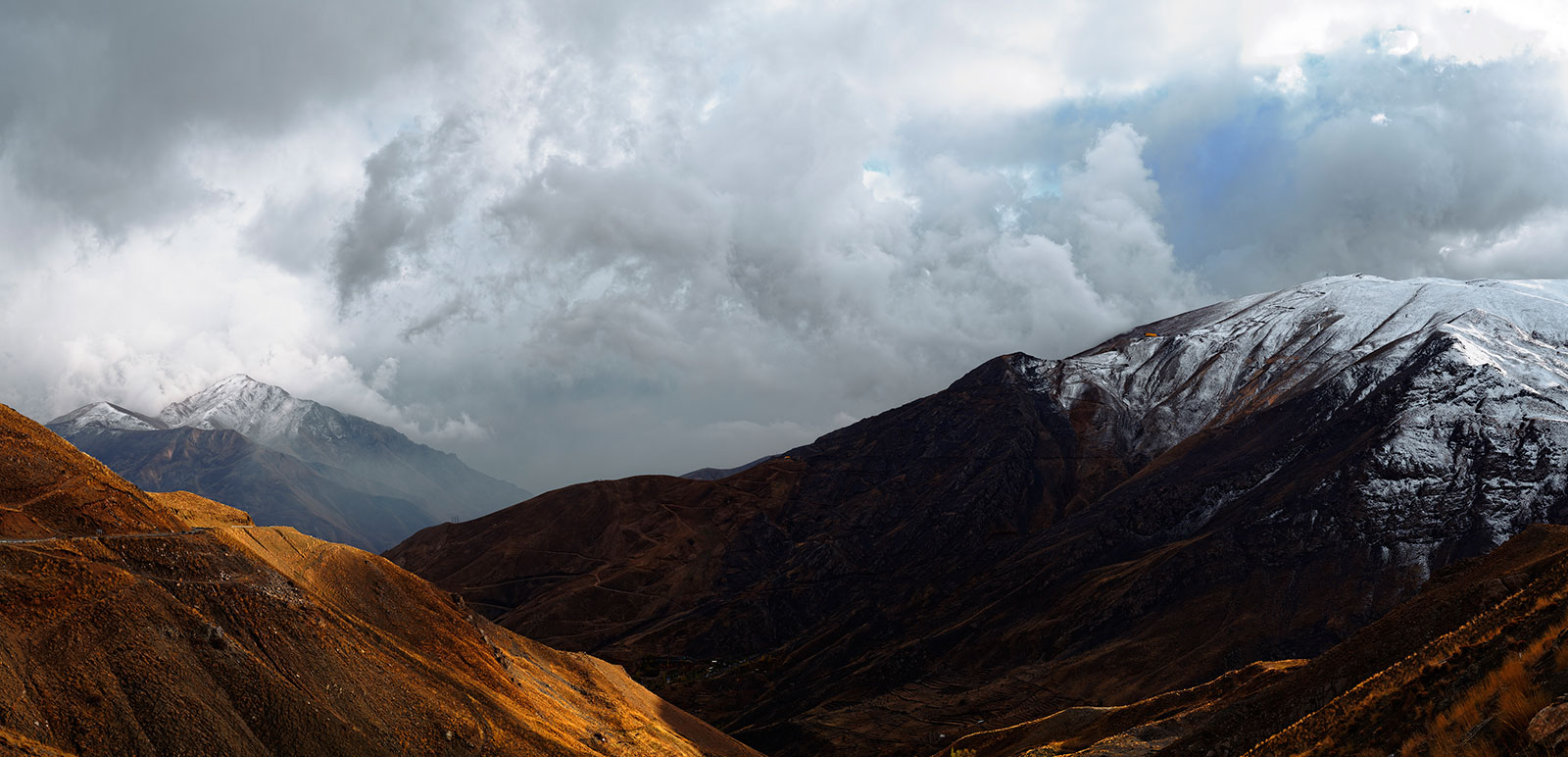 Landscape of clear valley at center of Alborz Mountains. Composite of 10 shots by Tokina opera 50mm F1.4 FF at f/5.6 on Nikon D610 at ISO50, Shemshak ski resort, Iran.